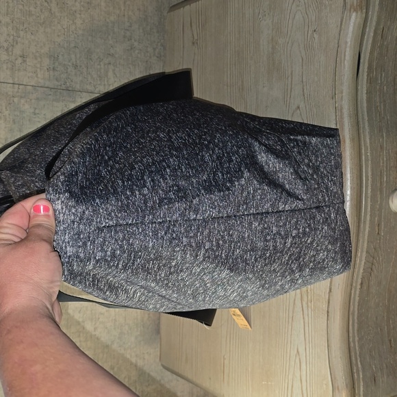 NWT PINK VICTORIA'S SECRET LARGE ZIPPERED TOTE BAG - Picture 10 of 13